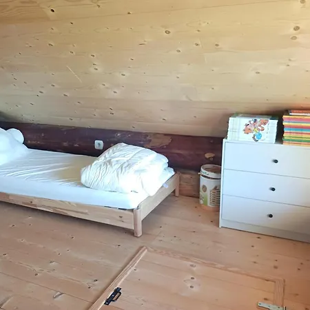 Les Petites Fustes Dans La Prairie Feriehus
